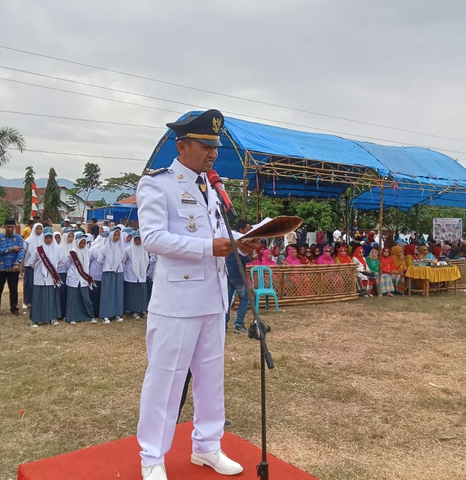 Upacara Penaikan Bendera Merah Putih di Kecamatan Bangkala Barat, Kabupaten Jeneponto, Berlangsung Khidmat