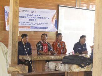 Ket gbr : Aras dari PT. Infodesanews dan Teguh Rudianto dari Kominfo Blora menjadi nara sumber pelatihan website desa