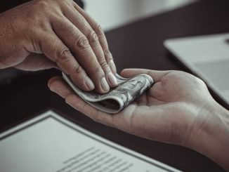 Ilustrasi Penggelapan Dana.