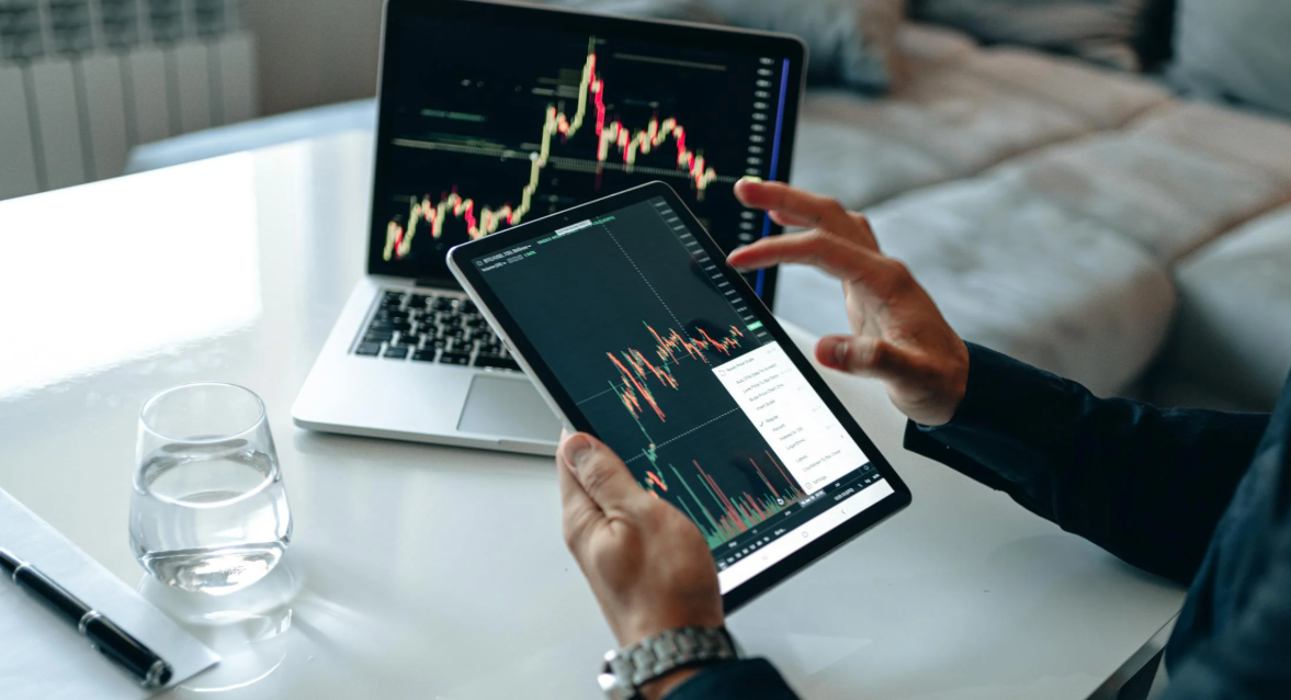 IHSG Rebound Kuat ke 8.107, Sentimen The Fed dan Stimulus Dongkrak Pasar