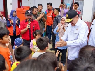 Menteri Koordinator Bidang Politik dan Keamanan, Jenderal TNI (Purn) Djamari Chaniago, memulai rangkaian kunjungan kerja hari pertama dalam penanganan bencana alam di Sumatera.