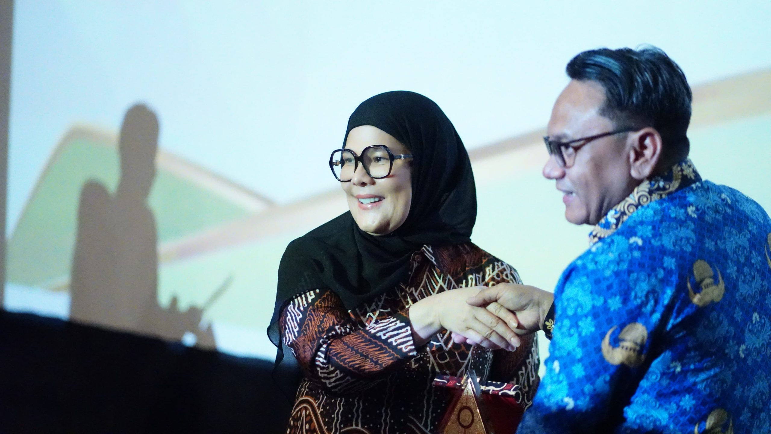 Wakil Bupati Pati, Risma Ardhi Chandra, menghadiri kegiatan nonton bareng (nobar) film “Tegar”