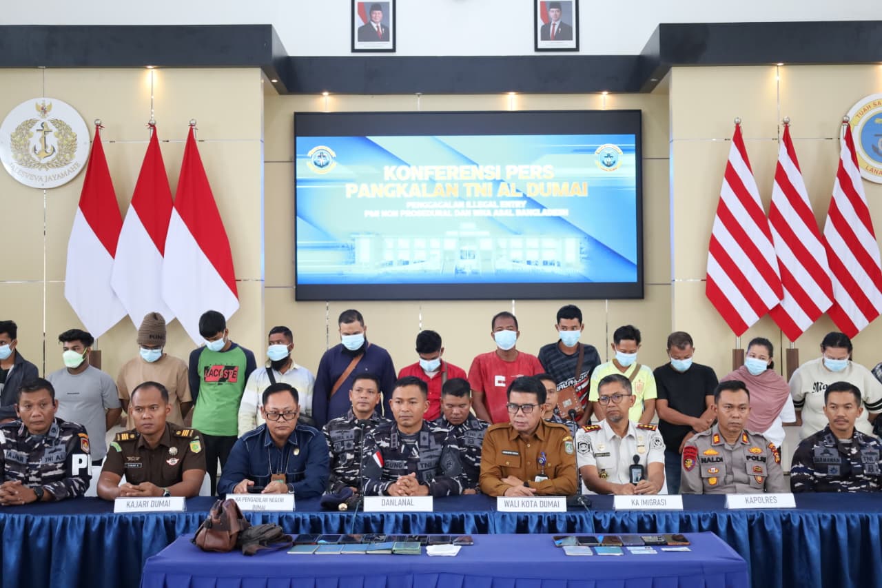 Gerak Cepat Tim Quick Rerspon Lanal Dumai Gagalkan Illegal Entry, 16 Orang dan Satu Speed Boat Berhasil Diamakan di Pesisir Kota Dumai