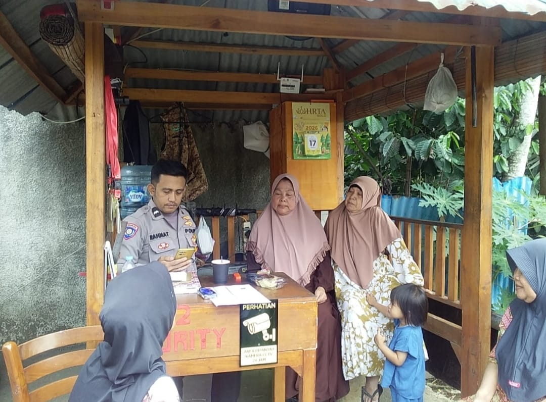 Bhabinkamtibmas Desa Bitungsari Menjadi Agen Perlindungan Sosial (Perlinsos)
